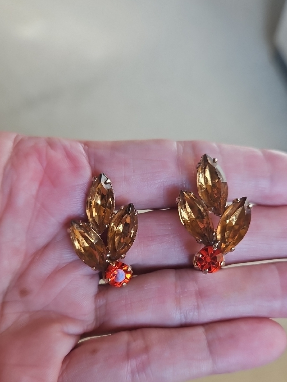 Albert Weiss Amber Topaz Marquise And Orange  Red Rhinestone Clip On Earrings - Picture 3 of 5